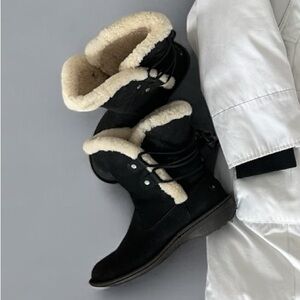 UGG Akadia Boots